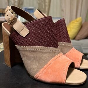 COLE HAAN SZ 9.5 PEEP TOE HEELS